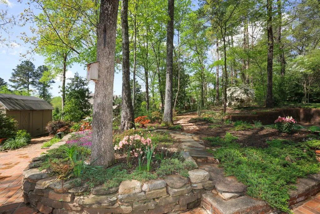 800 Glenairy Drive, Sandy Springs, Georgia 30328, 5 Bedrooms Bedrooms, ,3 BathroomsBathrooms,Residential,Sold,800 Glenairy Drive,6576327