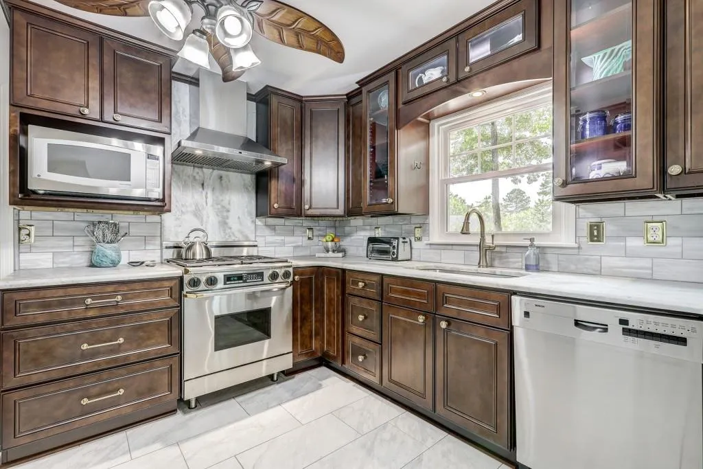 800 Glenairy Drive, Sandy Springs, Georgia 30328, 5 Bedrooms Bedrooms, ,3 BathroomsBathrooms,Residential,Sold,800 Glenairy Drive,6576327