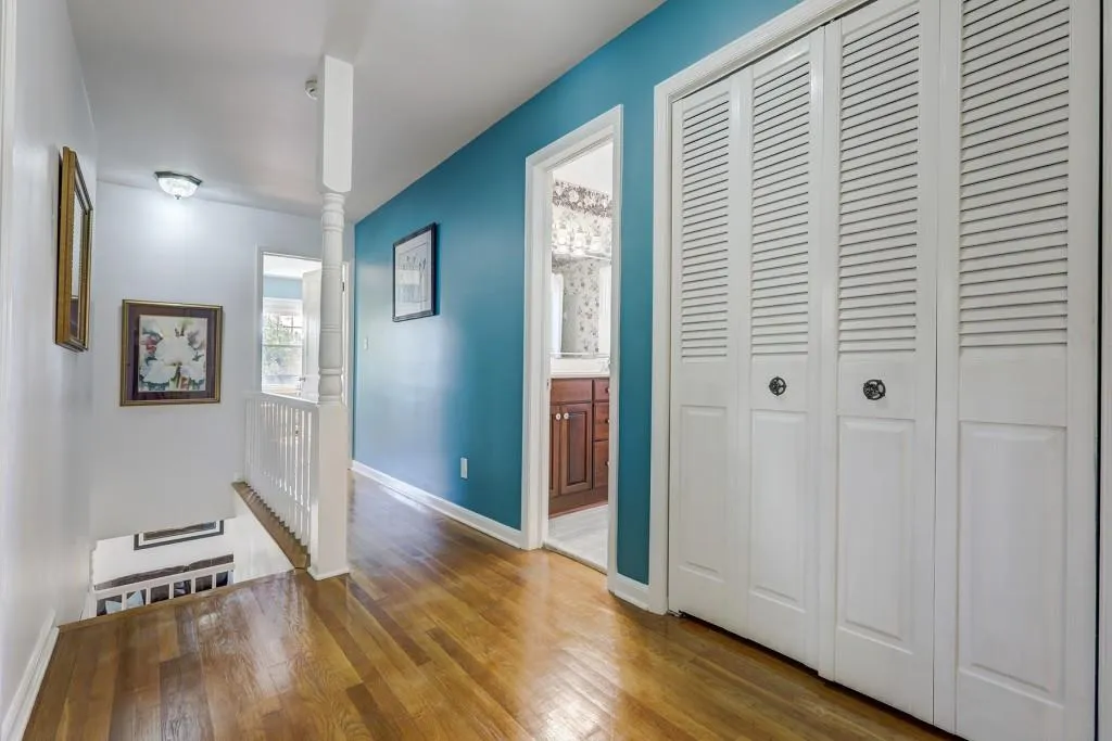 800 Glenairy Drive, Sandy Springs, Georgia 30328, 5 Bedrooms Bedrooms, ,3 BathroomsBathrooms,Residential,Sold,800 Glenairy Drive,6576327