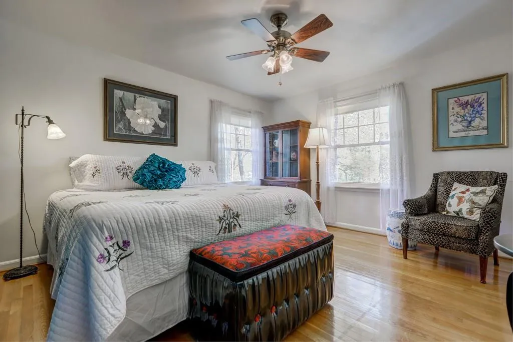 800 Glenairy Drive, Sandy Springs, Georgia 30328, 5 Bedrooms Bedrooms, ,3 BathroomsBathrooms,Residential,Sold,800 Glenairy Drive,6576327