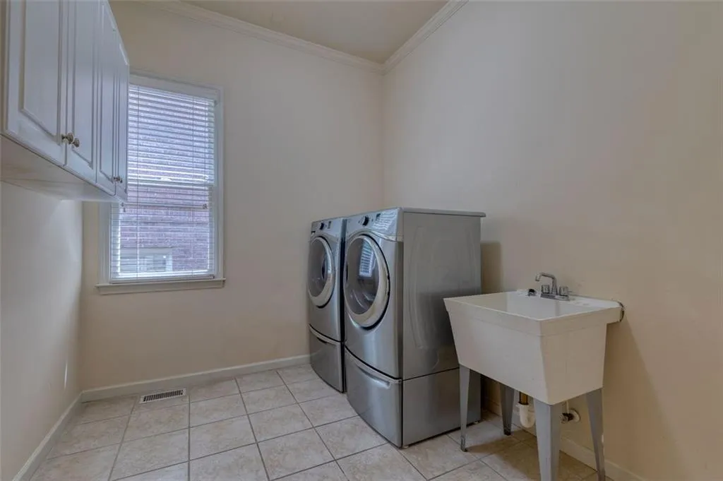 205 Fieldsborn Court, Atlanta, Georgia 30328, 4 Bedrooms Bedrooms, ,3 BathroomsBathrooms,Residential,Sold,205 Fieldsborn Court,7051436