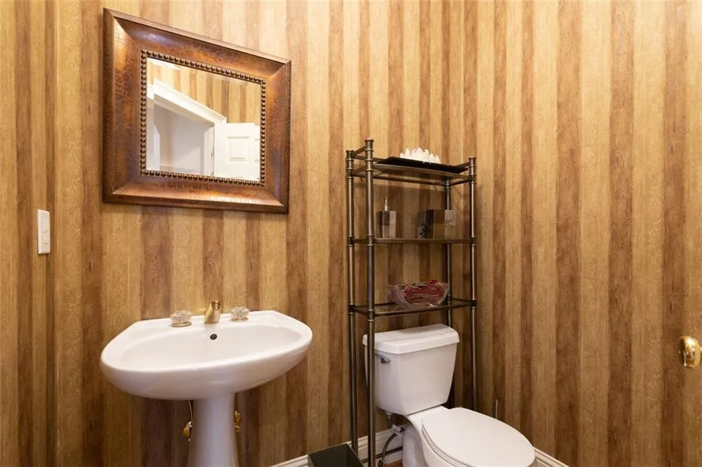 205 Fieldsborn Court, Atlanta, Georgia 30328, 4 Bedrooms Bedrooms, ,3 BathroomsBathrooms,Residential,Sold,205 Fieldsborn Court,7051436