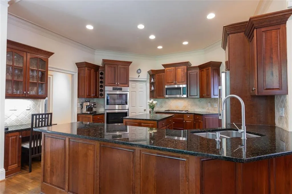 205 Fieldsborn Court, Atlanta, Georgia 30328, 4 Bedrooms Bedrooms, ,3 BathroomsBathrooms,Residential,Sold,205 Fieldsborn Court,7051436