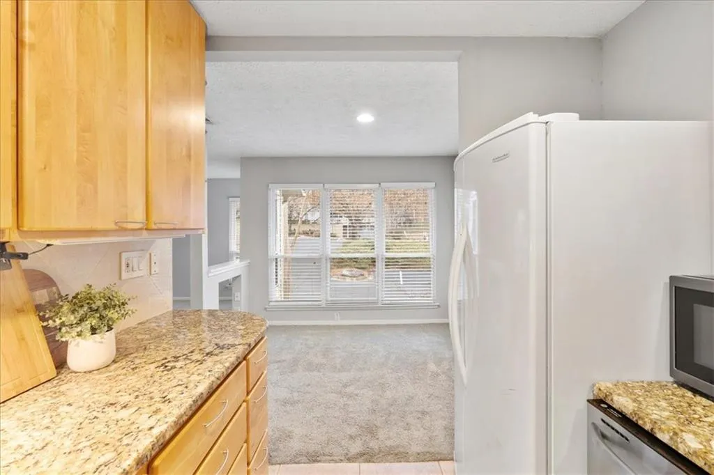 6808 Glenridge Drive Unit D, Atlanta, Georgia 30328, 1 Bedroom Bedrooms, ,1 BathroomBathrooms,Residential,Sold,6808 Glenridge Drive Unit D,7699329