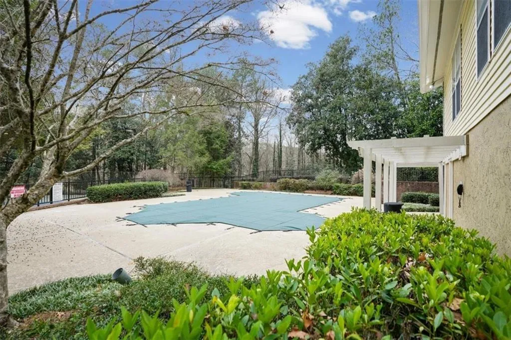 6808 Glenridge Drive Unit D, Atlanta, Georgia 30328, 1 Bedroom Bedrooms, ,1 BathroomBathrooms,Residential,Sold,6808 Glenridge Drive Unit D,7699329