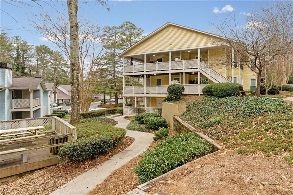 6808 Glenridge Drive Unit D, Atlanta, Georgia 30328, 1 Bedroom Bedrooms, ,1 BathroomBathrooms,Residential,Sold,6808 Glenridge Drive Unit D,7699329