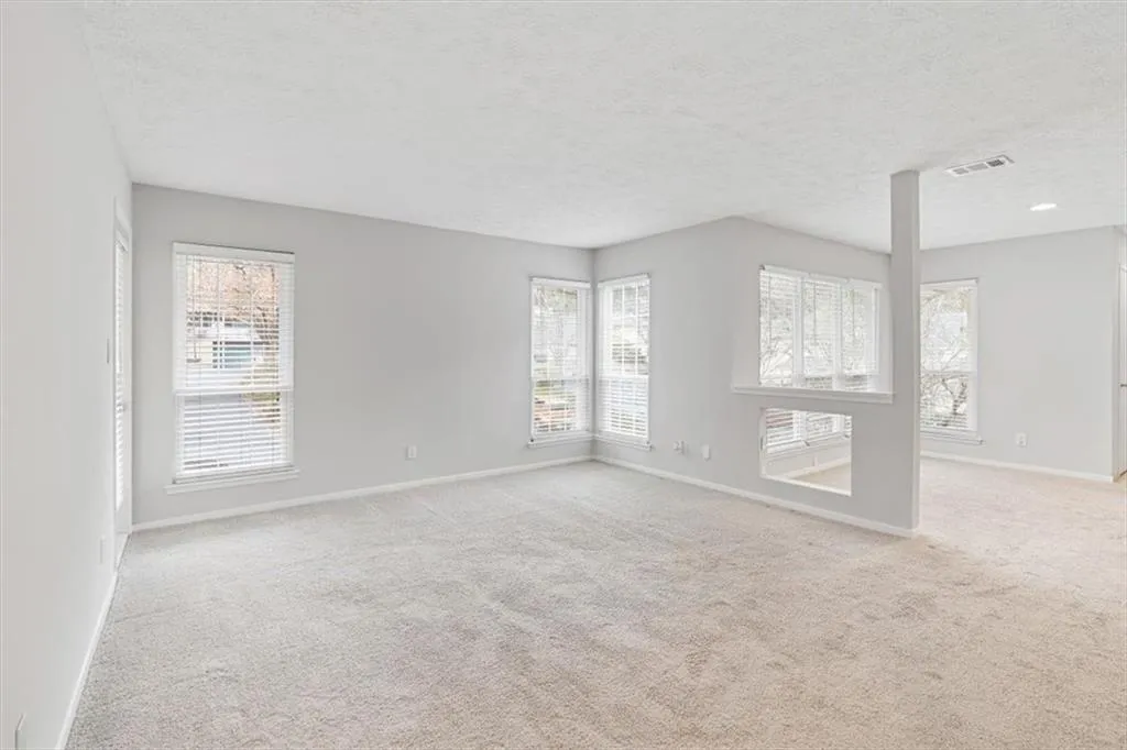 6808 Glenridge Drive Unit D, Atlanta, Georgia 30328, 1 Bedroom Bedrooms, ,1 BathroomBathrooms,Residential,Sold,6808 Glenridge Drive Unit D,7699329
