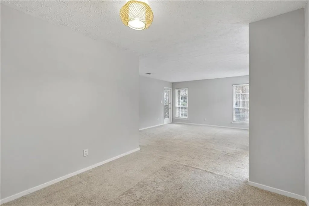 6808 Glenridge Drive Unit D, Atlanta, Georgia 30328, 1 Bedroom Bedrooms, ,1 BathroomBathrooms,Residential,Sold,6808 Glenridge Drive Unit D,7699329