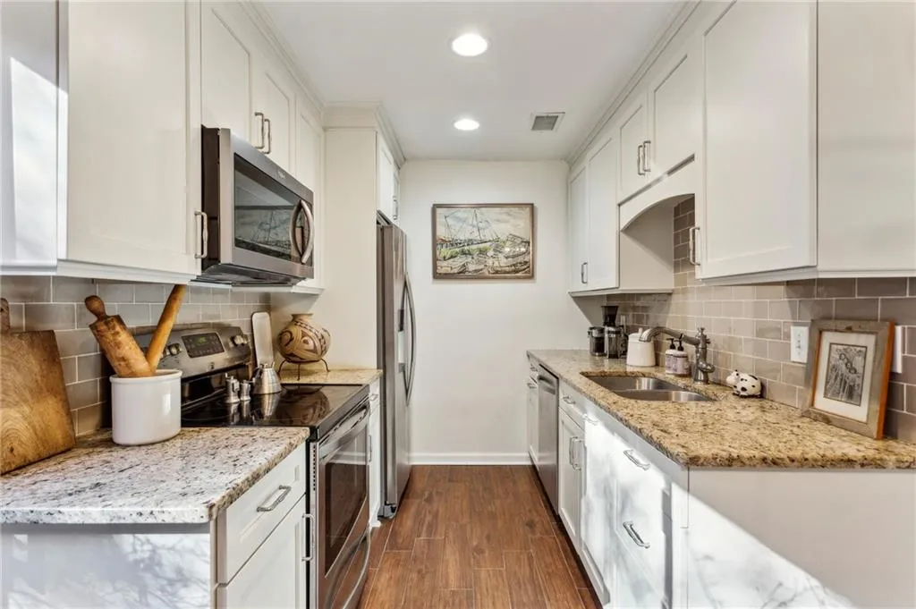 162 Lablanc Way Nw, Atlanta, Georgia 30327, 2 Bedrooms Bedrooms, 0 ,2 BathroomsBathrooms,Residential,For Sale,162 Lablanc Way Nw,7713992