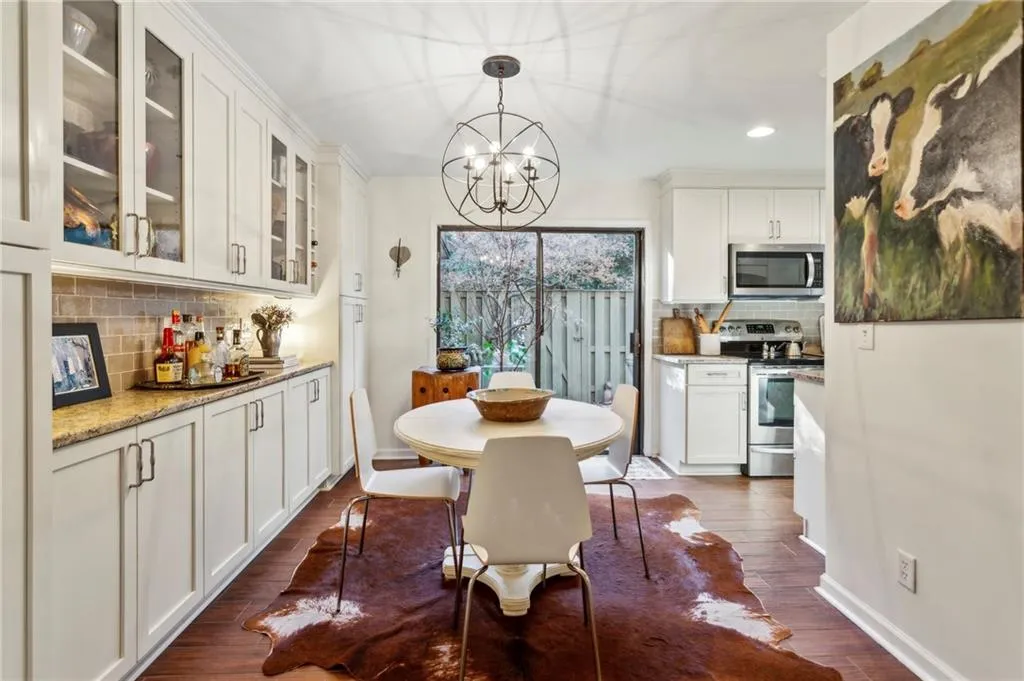 162 Lablanc Way Nw, Atlanta, Georgia 30327, 2 Bedrooms Bedrooms, 0 ,2 BathroomsBathrooms,Residential,For Sale,162 Lablanc Way Nw,7713992