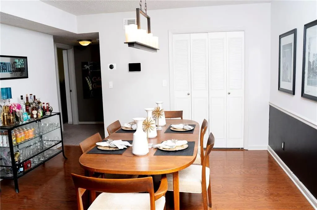 6851 Roswell Road Unit O19, Sandy Springs, Georgia 30328, 2 Bedrooms Bedrooms, ,2 BathroomsBathrooms,Residential,Sold,6851 Roswell Road Unit O19,6915028