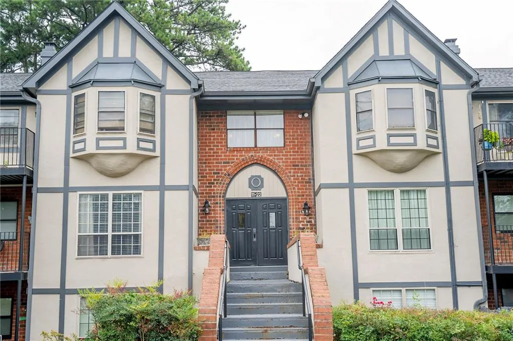 6851 Roswell Road Unit O19, Sandy Springs, Georgia 30328, 2 Bedrooms Bedrooms, ,2 BathroomsBathrooms,Residential,Sold,6851 Roswell Road Unit O19,6915028