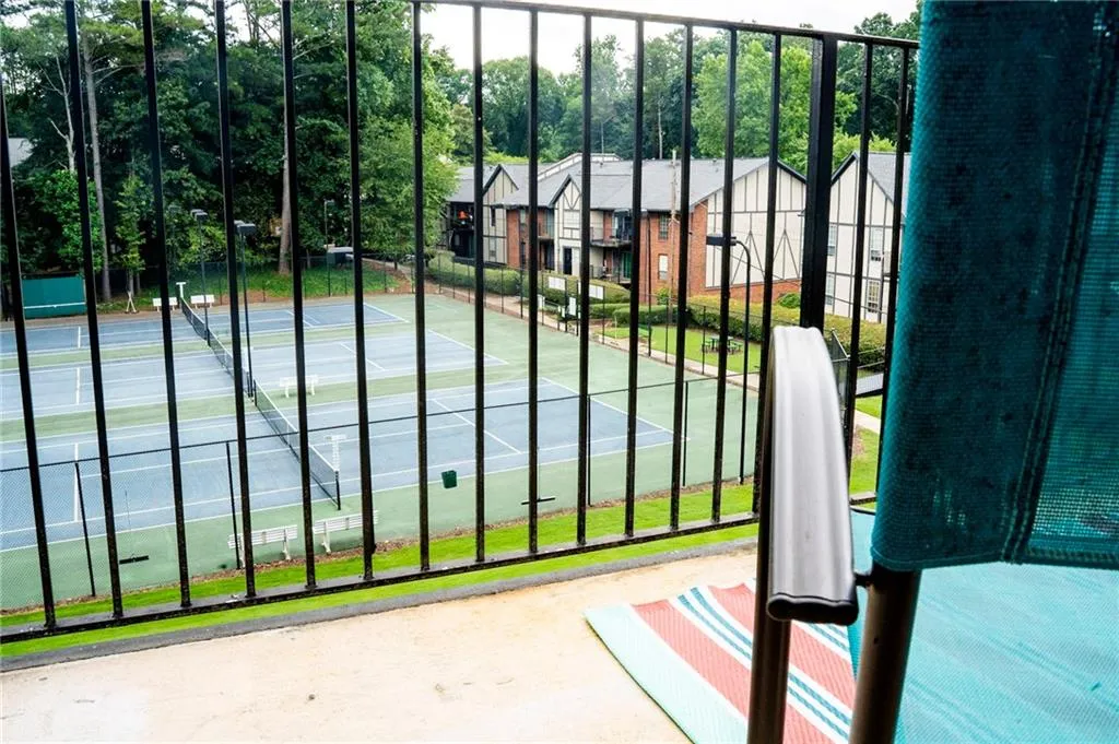 6851 Roswell Road Unit O19, Sandy Springs, Georgia 30328, 2 Bedrooms Bedrooms, ,2 BathroomsBathrooms,Residential,Sold,6851 Roswell Road Unit O19,6915028