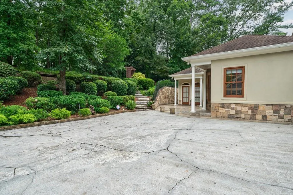 310 River Valley Road, Atlanta, Georgia 30328, 5 Bedrooms Bedrooms, ,5 BathroomsBathrooms,Residential,Sold,310 River Valley Road,7107044