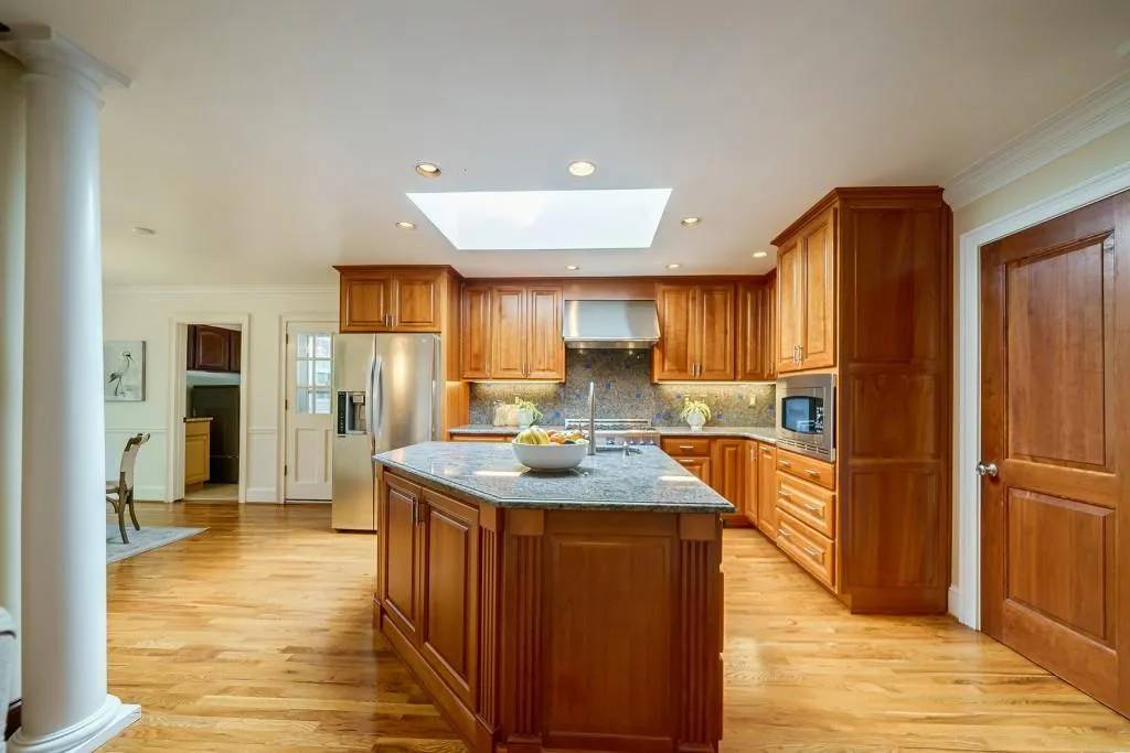 310 River Valley Road, Atlanta, Georgia 30328, 5 Bedrooms Bedrooms, ,5 BathroomsBathrooms,Residential,Sold,310 River Valley Road,7107044