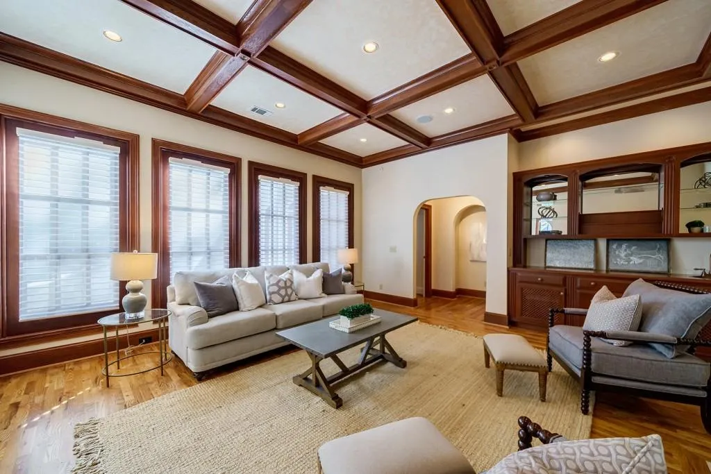 310 River Valley Road, Atlanta, Georgia 30328, 5 Bedrooms Bedrooms, ,5 BathroomsBathrooms,Residential,Sold,310 River Valley Road,7107044