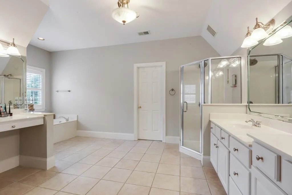 235 Wembley Circle, Sandy Springs, Georgia 30328, 4 Bedrooms Bedrooms, ,3 BathroomsBathrooms,Residential,Sold,235 Wembley Circle,6061895