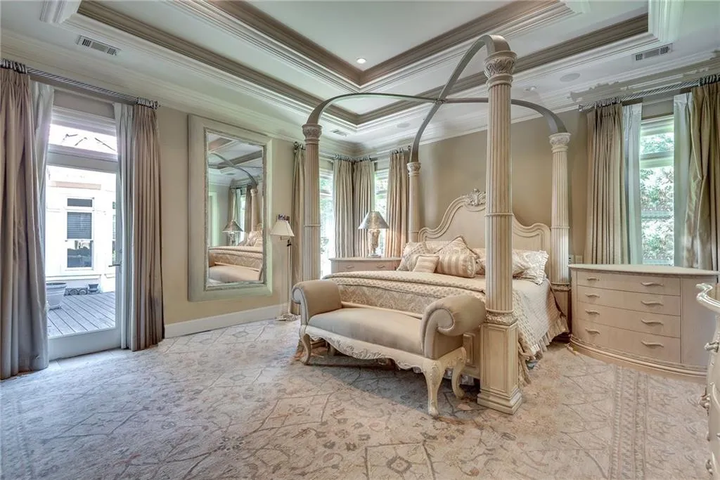 Owner's Suite on Main Owner's Suite on Main