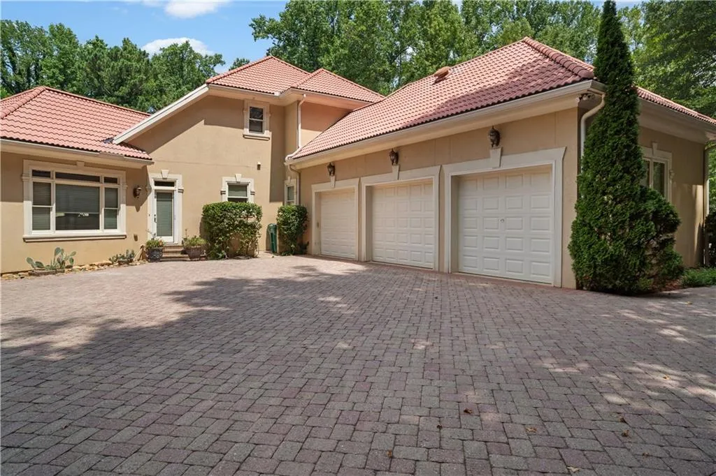 and parking for 10+ more cars in driveway and parking for 10+ more cars in driveway