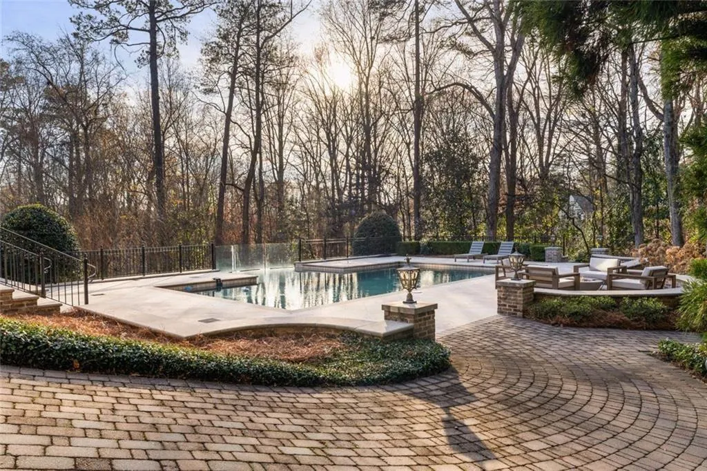 4076 Glen Devon Drive Nw, Atlanta, Georgia 30327, 7 Bedrooms Bedrooms, 0 ,9 BathroomsBathrooms,Residential,For Sale,4076 Glen Devon Drive Nw,7699409