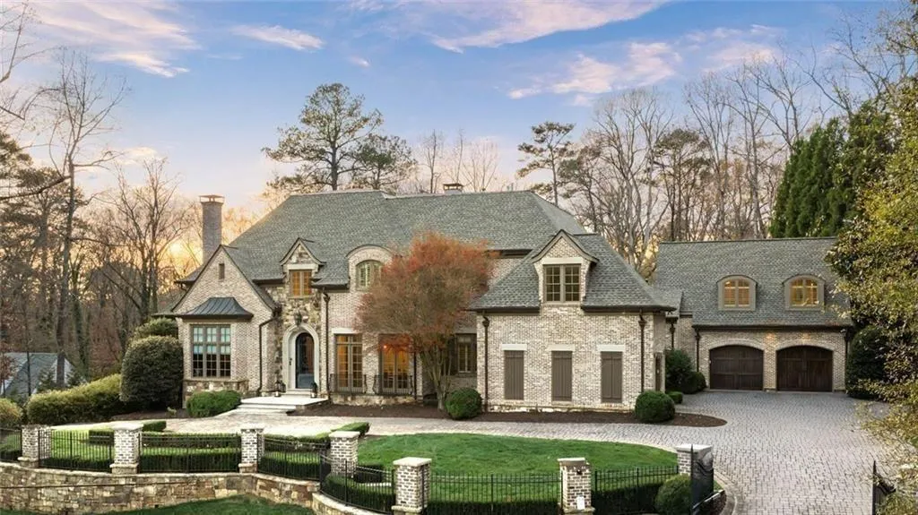 4076 Glen Devon Drive Nw, Atlanta, Georgia 30327, 7 Bedrooms Bedrooms, 0 ,9 BathroomsBathrooms,Residential,For Sale,4076 Glen Devon Drive Nw,7699409