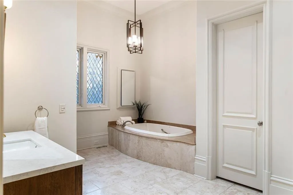 4076 Glen Devon Drive Nw, Atlanta, Georgia 30327, 7 Bedrooms Bedrooms, 0 ,9 BathroomsBathrooms,Residential,For Sale,4076 Glen Devon Drive Nw,7699409