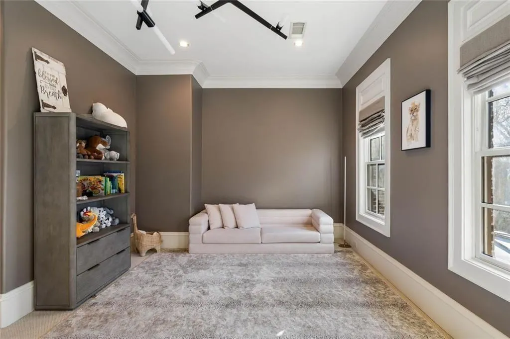 4076 Glen Devon Drive Nw, Atlanta, Georgia 30327, 7 Bedrooms Bedrooms, 0 ,9 BathroomsBathrooms,Residential,For Sale,4076 Glen Devon Drive Nw,7699409