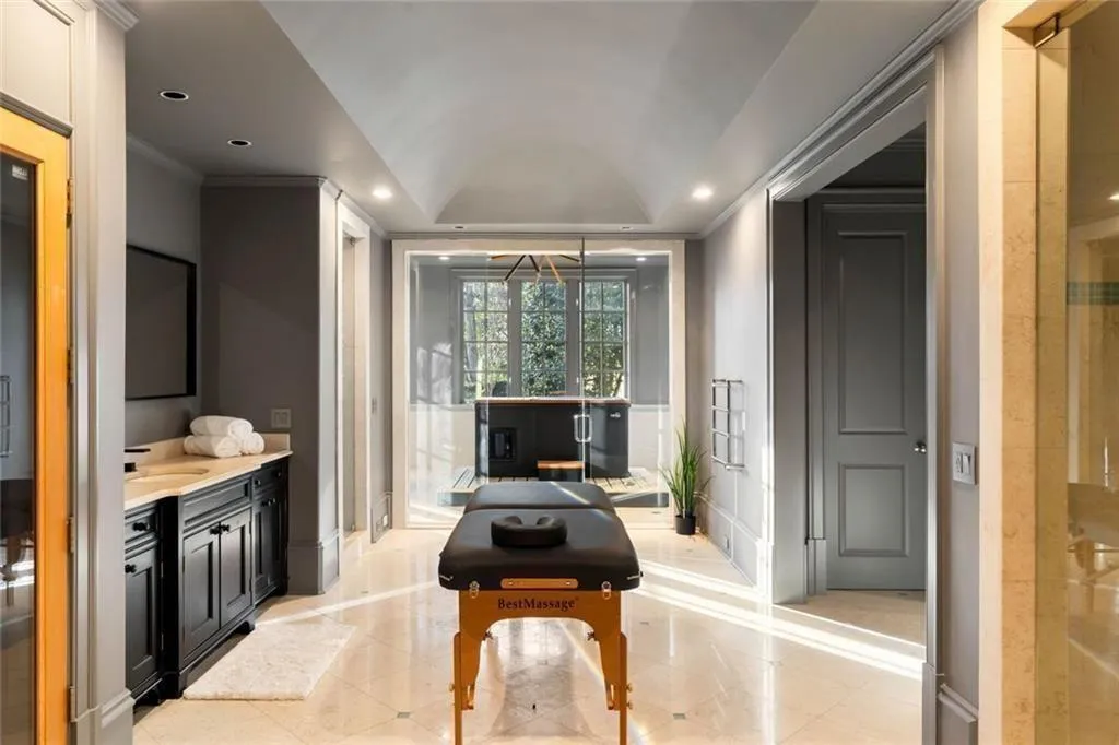 4076 Glen Devon Drive Nw, Atlanta, Georgia 30327, 7 Bedrooms Bedrooms, 0 ,9 BathroomsBathrooms,Residential,For Sale,4076 Glen Devon Drive Nw,7699409