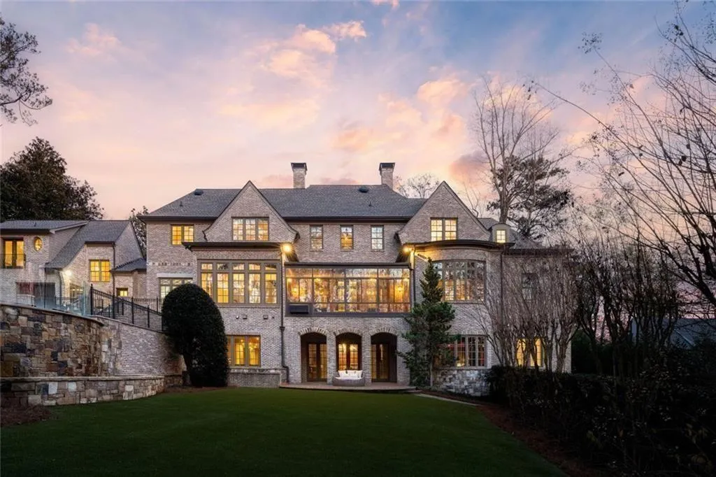 4076 Glen Devon Drive Nw, Atlanta, Georgia 30327, 7 Bedrooms Bedrooms, 0 ,9 BathroomsBathrooms,Residential,For Sale,4076 Glen Devon Drive Nw,7699409