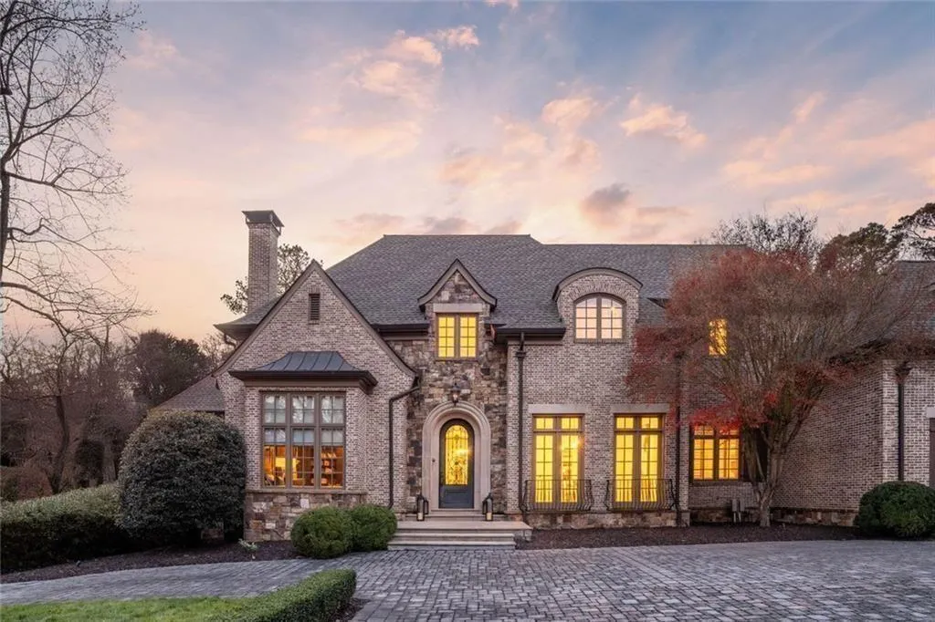 4076 Glen Devon Drive Nw, Atlanta, Georgia 30327, 7 Bedrooms Bedrooms, 0 ,9 BathroomsBathrooms,Residential,For Sale,4076 Glen Devon Drive Nw,7699409