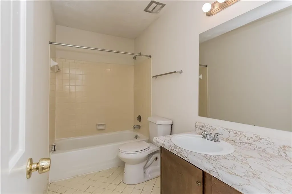 350 Winding River Drive Unit B, Atlanta, Georgia 30350, 3 Bedrooms Bedrooms, ,2 BathroomsBathrooms,Residential,Sold,350 Winding River Drive Unit B,5720056