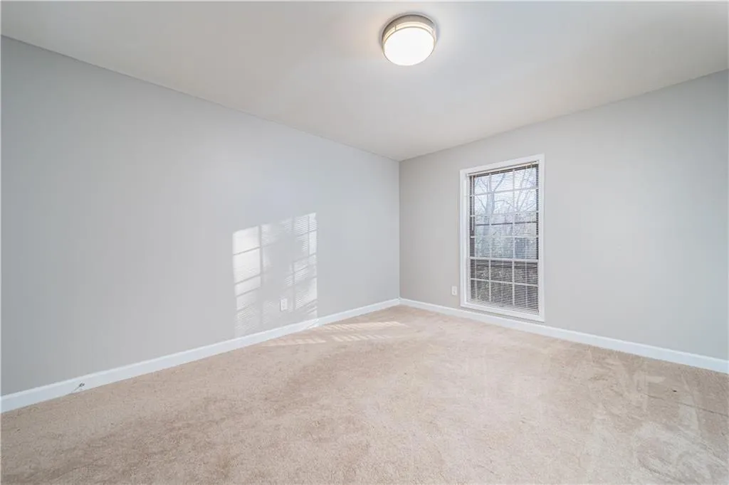 6851 Roswell Road Unit I18, Sandy Springs, Georgia 30328, 3 Bedrooms Bedrooms, ,2 BathroomsBathrooms,Residential,Sold,6851 Roswell Road Unit I18,6664688