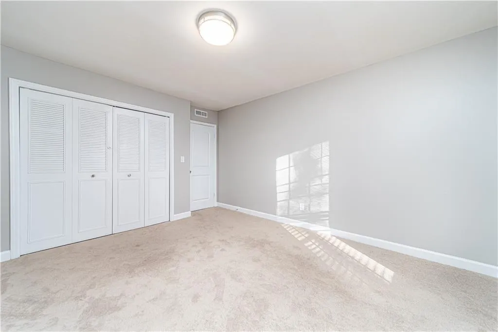 6851 Roswell Road Unit I18, Sandy Springs, Georgia 30328, 3 Bedrooms Bedrooms, ,2 BathroomsBathrooms,Residential,Sold,6851 Roswell Road Unit I18,6664688