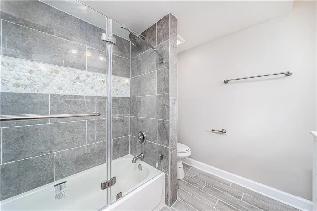 6851 Roswell Road Unit I18, Sandy Springs, Georgia 30328, 3 Bedrooms Bedrooms, ,2 BathroomsBathrooms,Residential,Sold,6851 Roswell Road Unit I18,6664688