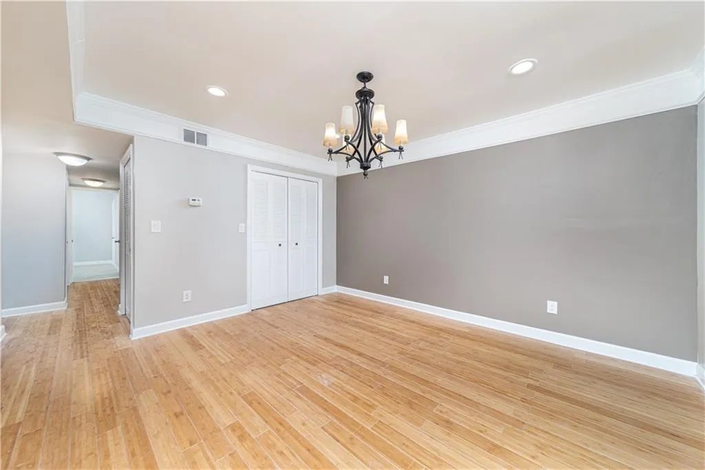 6851 Roswell Road Unit I18, Sandy Springs, Georgia 30328, 3 Bedrooms Bedrooms, ,2 BathroomsBathrooms,Residential,Sold,6851 Roswell Road Unit I18,6664688