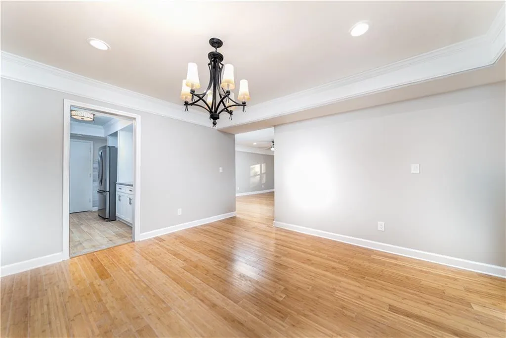 6851 Roswell Road Unit I18, Sandy Springs, Georgia 30328, 3 Bedrooms Bedrooms, ,2 BathroomsBathrooms,Residential,Sold,6851 Roswell Road Unit I18,6664688