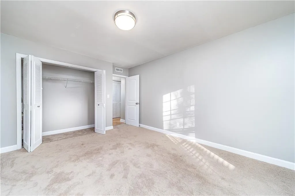 6851 Roswell Road Unit I18, Sandy Springs, Georgia 30328, 3 Bedrooms Bedrooms, ,2 BathroomsBathrooms,Residential,Sold,6851 Roswell Road Unit I18,6664688