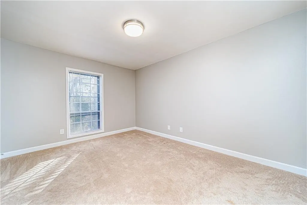 6851 Roswell Road Unit I18, Sandy Springs, Georgia 30328, 3 Bedrooms Bedrooms, ,2 BathroomsBathrooms,Residential,Sold,6851 Roswell Road Unit I18,6664688