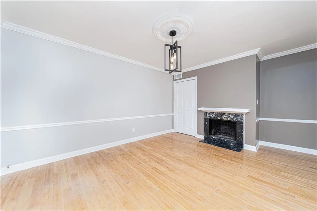 6851 Roswell Road Unit I18, Sandy Springs, Georgia 30328, 3 Bedrooms Bedrooms, ,2 BathroomsBathrooms,Residential,Sold,6851 Roswell Road Unit I18,6664688