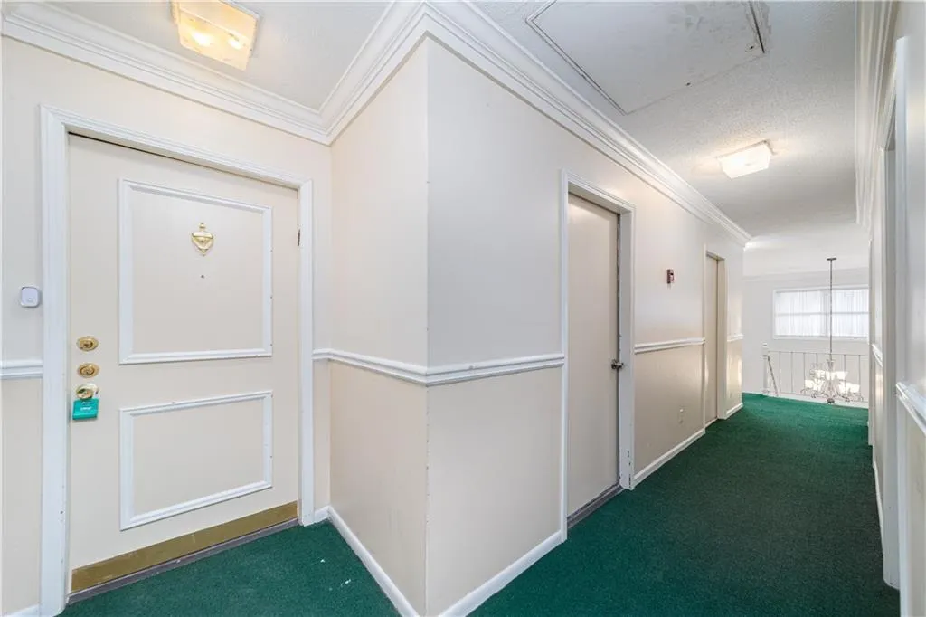 6851 Roswell Road Unit I18, Sandy Springs, Georgia 30328, 3 Bedrooms Bedrooms, ,2 BathroomsBathrooms,Residential,Sold,6851 Roswell Road Unit I18,6664688