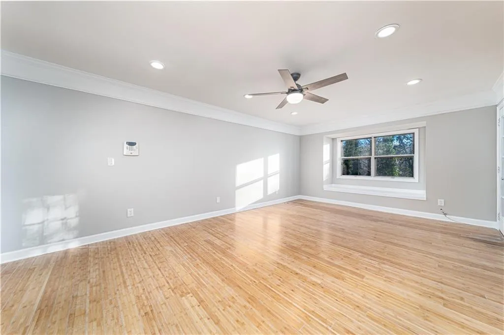 6851 Roswell Road Unit I18, Sandy Springs, Georgia 30328, 3 Bedrooms Bedrooms, ,2 BathroomsBathrooms,Residential,Sold,6851 Roswell Road Unit I18,6664688