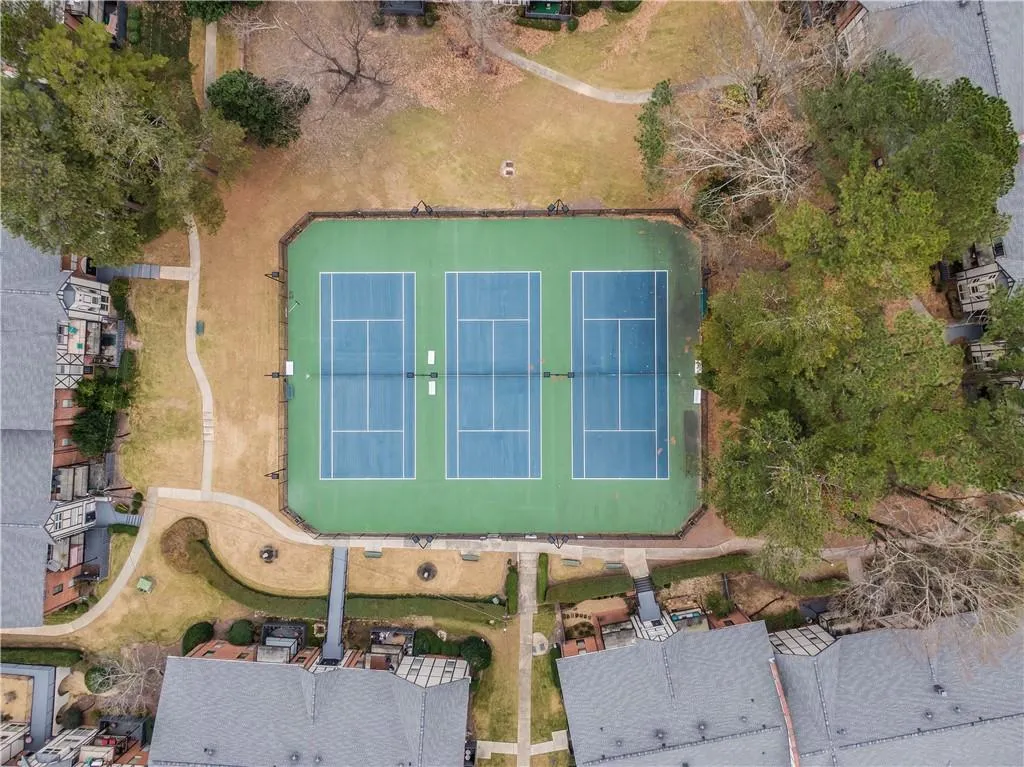 6851 Roswell Road Unit I18, Sandy Springs, Georgia 30328, 3 Bedrooms Bedrooms, ,2 BathroomsBathrooms,Residential,Sold,6851 Roswell Road Unit I18,6664688