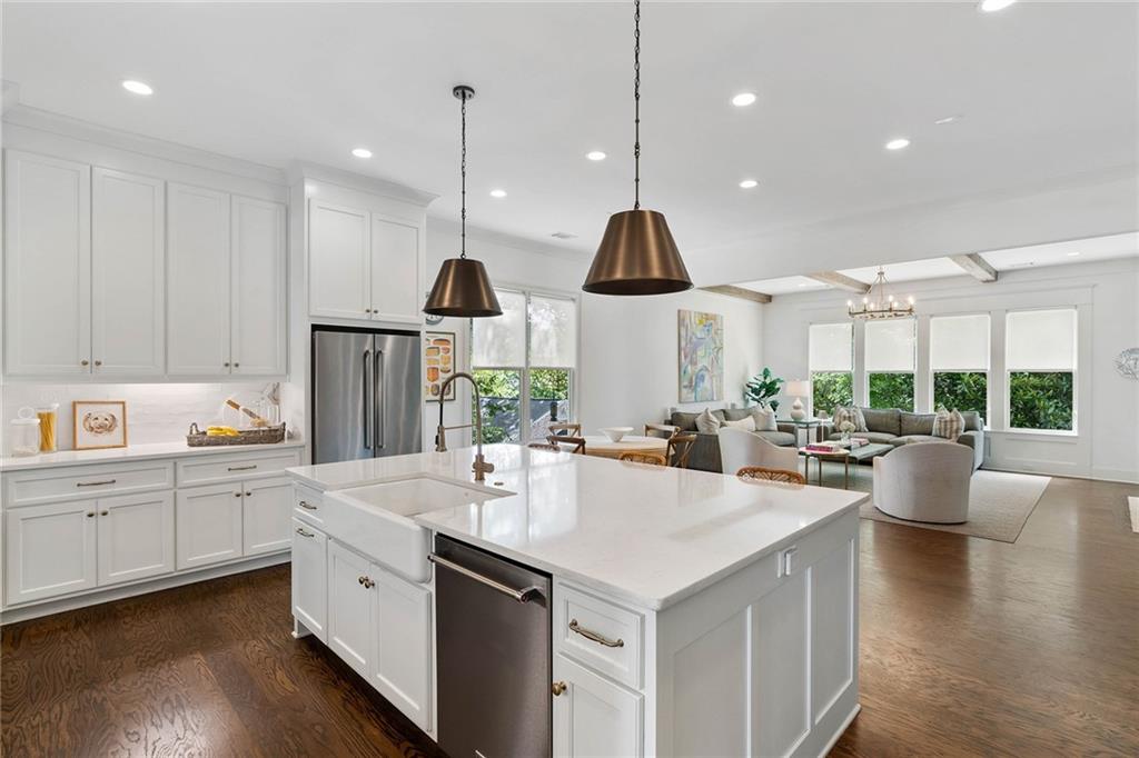 287 Green Hill Road, Atlanta, Georgia 30342, 5 Bedrooms Bedrooms, ,4 BathroomsBathrooms,Residential,Sold,287 Green Hill Road,7337028