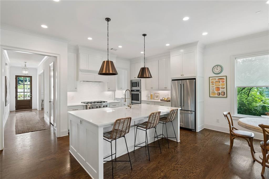 287 Green Hill Road, Atlanta, Georgia 30342, 5 Bedrooms Bedrooms, ,4 BathroomsBathrooms,Residential,Sold,287 Green Hill Road,7337028