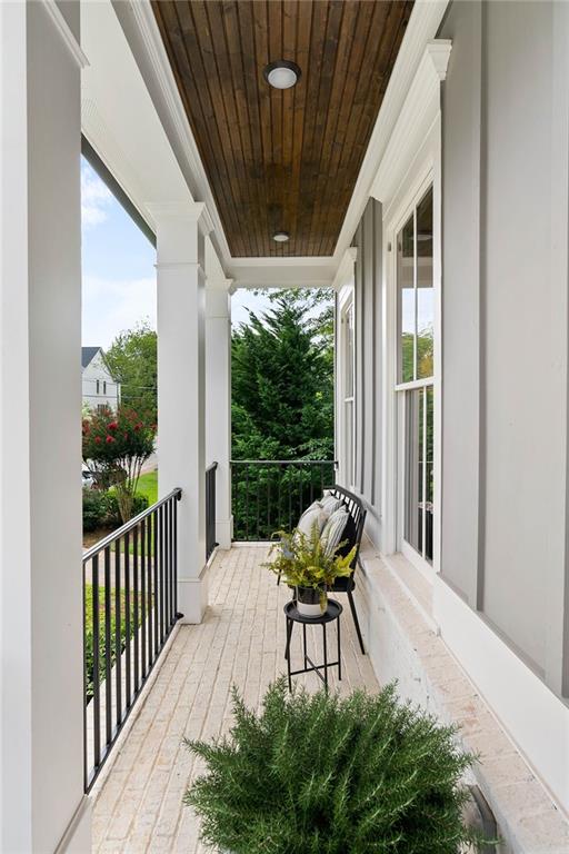 287 Green Hill Road, Atlanta, Georgia 30342, 5 Bedrooms Bedrooms, ,4 BathroomsBathrooms,Residential,Sold,287 Green Hill Road,7337028