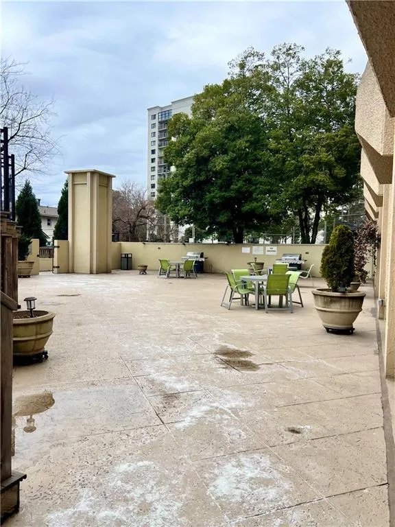 Grilling/ hang out area near the pool