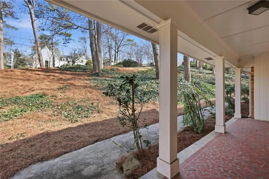 6900 Castleton Drive Nw, Atlanta, Georgia 30328, 3 Bedrooms Bedrooms, ,2 BathroomsBathrooms,Residential,For Sale,6900 Castleton Drive Nw,7728218