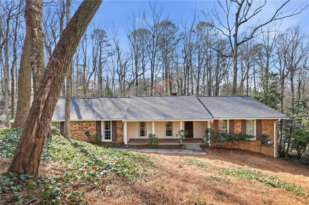 6900 Castleton Drive Nw, Atlanta, Georgia 30328, 3 Bedrooms Bedrooms, ,2 BathroomsBathrooms,Residential,For Sale,6900 Castleton Drive Nw,7728218
