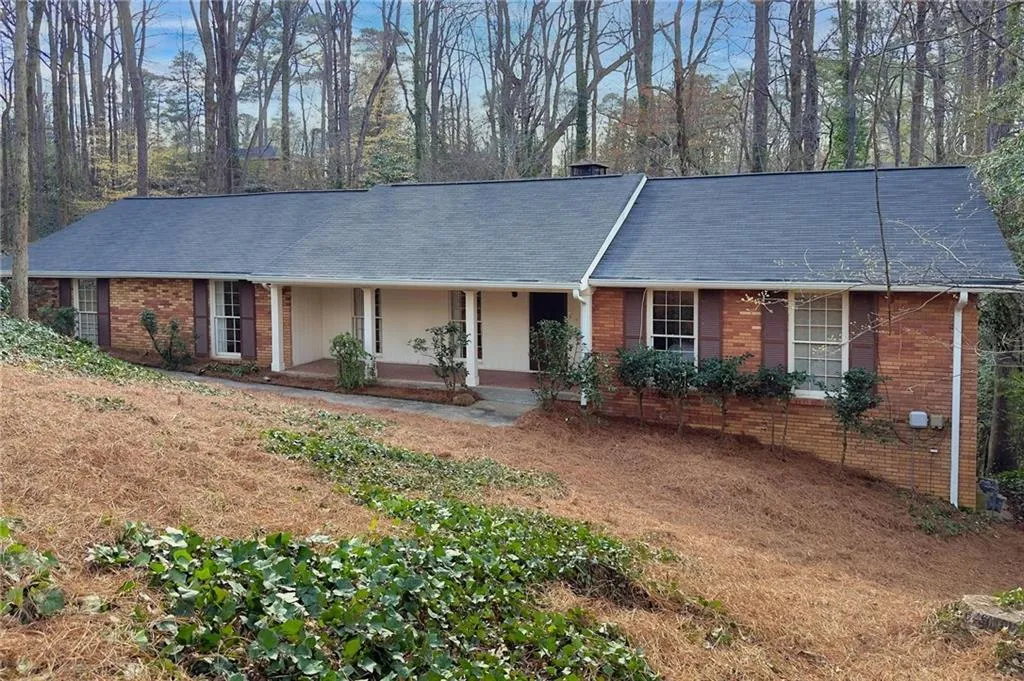 6900 Castleton Drive Nw, Atlanta, Georgia 30328, 3 Bedrooms Bedrooms, ,2 BathroomsBathrooms,Residential,For Sale,6900 Castleton Drive Nw,7728218