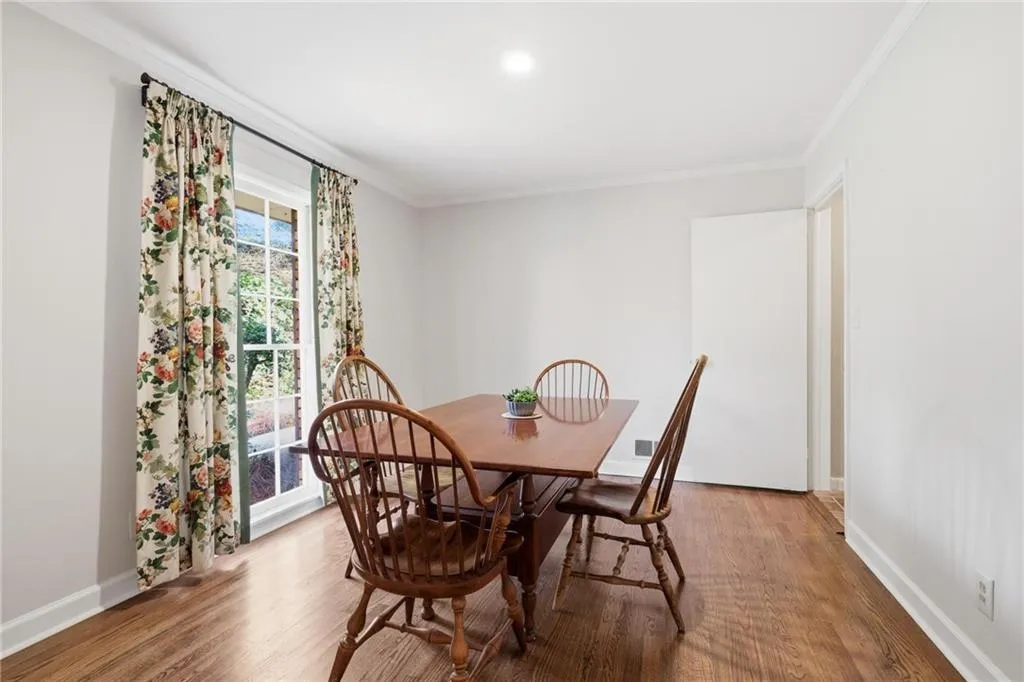 6900 Castleton Drive Nw, Atlanta, Georgia 30328, 3 Bedrooms Bedrooms, ,2 BathroomsBathrooms,Residential,For Sale,6900 Castleton Drive Nw,7728218